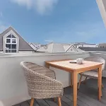 Hochwertig möblierte 2-Zimmer-Wohnung mit Balkon