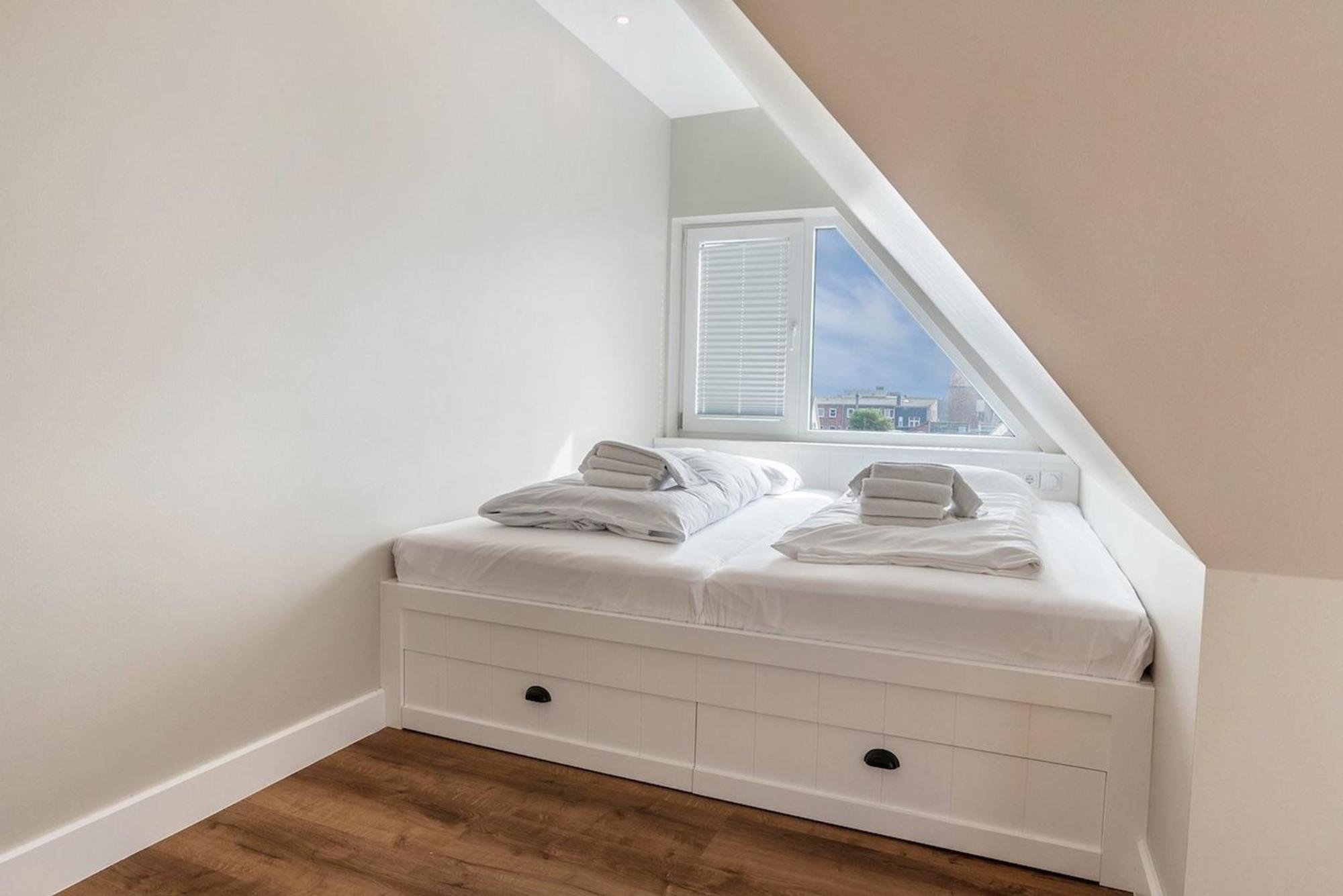 Hochwertig Möblierte 2-zimmer-wohnung Mit Balkon Westerland