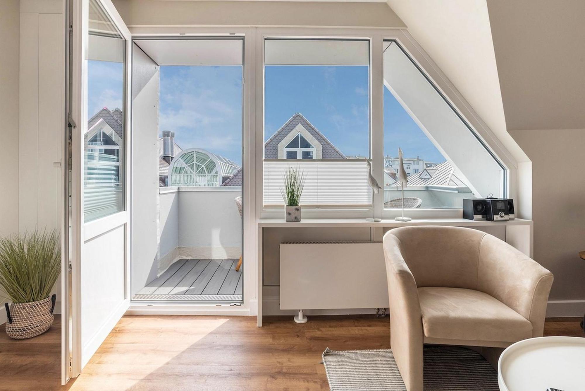 Hochwertig Möblierte 2-zimmer-wohnung Mit Balkon