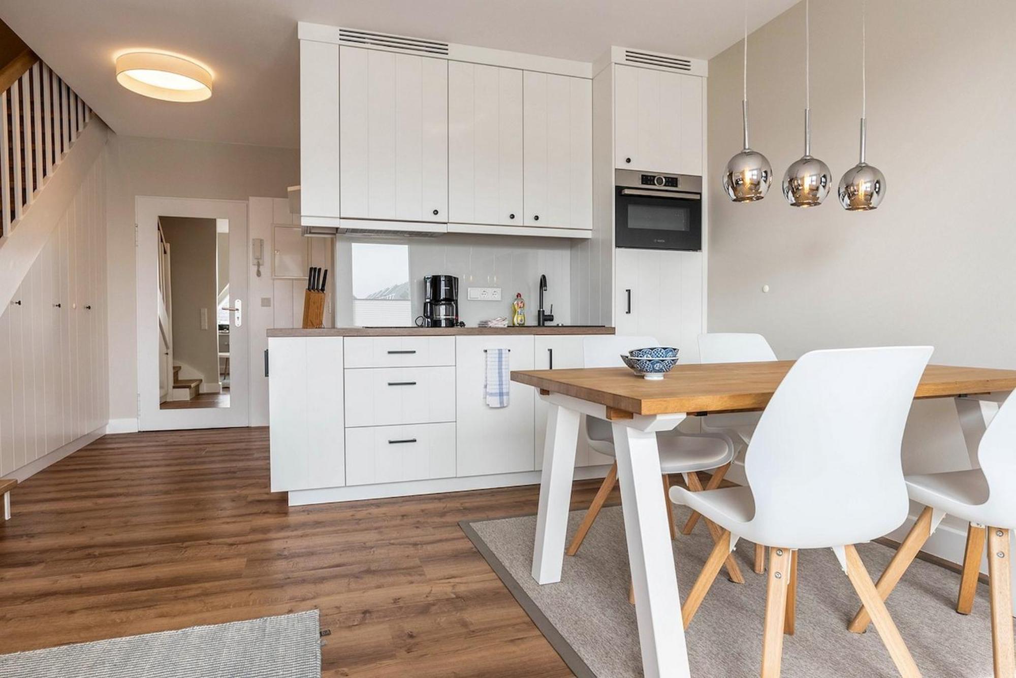 Hochwertig Möblierte 2-zimmer-wohnung Mit Balkon Apartment