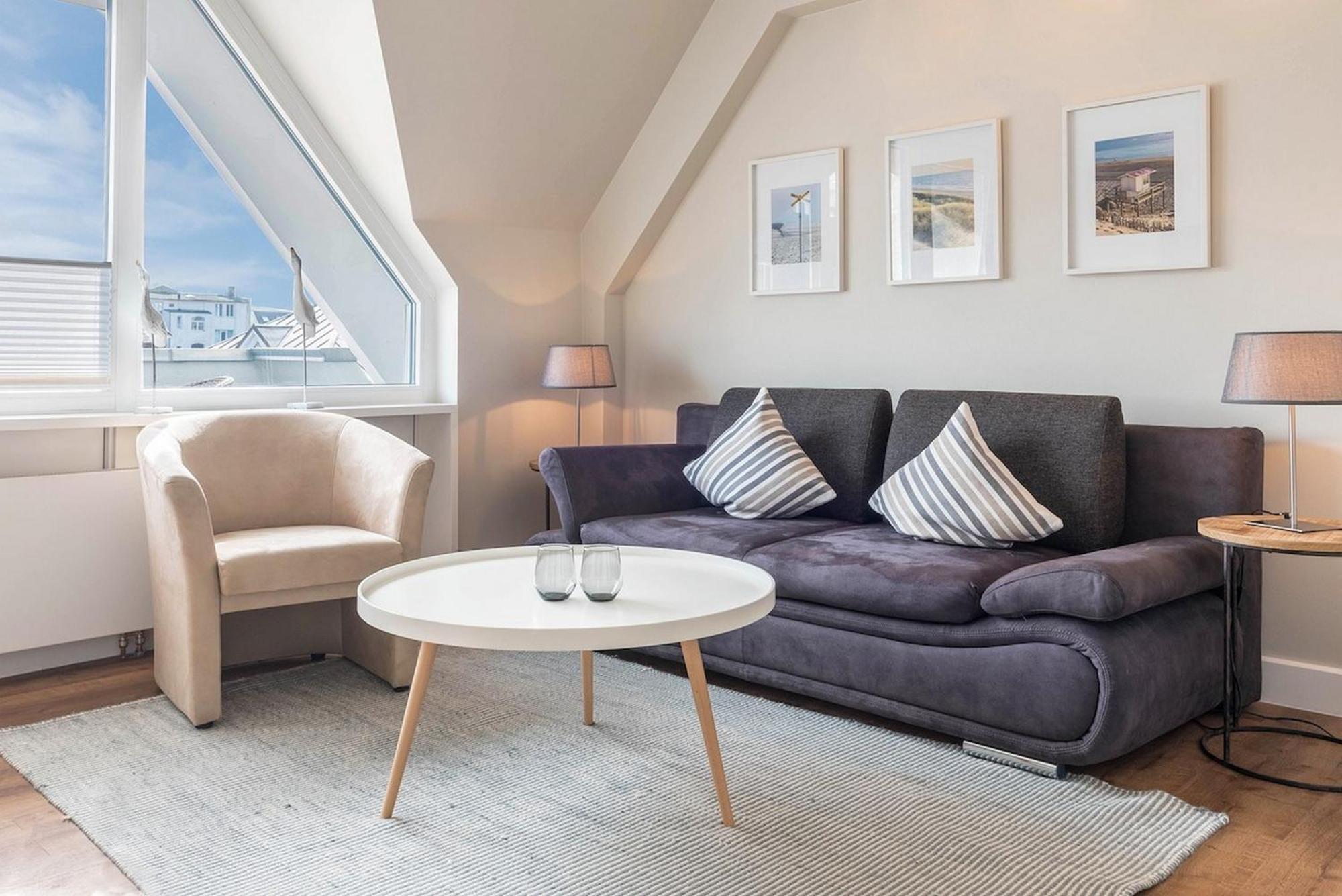 Hochwertig Möblierte 2-zimmer-wohnung Mit Balkon Apartment *